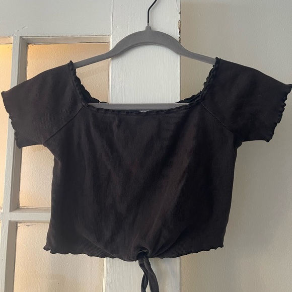 Me To We Black Ultra Crop Top - Picture 1 of 2